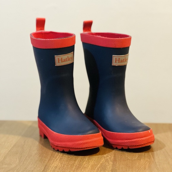 Hatley Classic Children's Rubber Rain Boots, Size 7 Matte Navy Blue & Red Kids - Picture 2 of 10